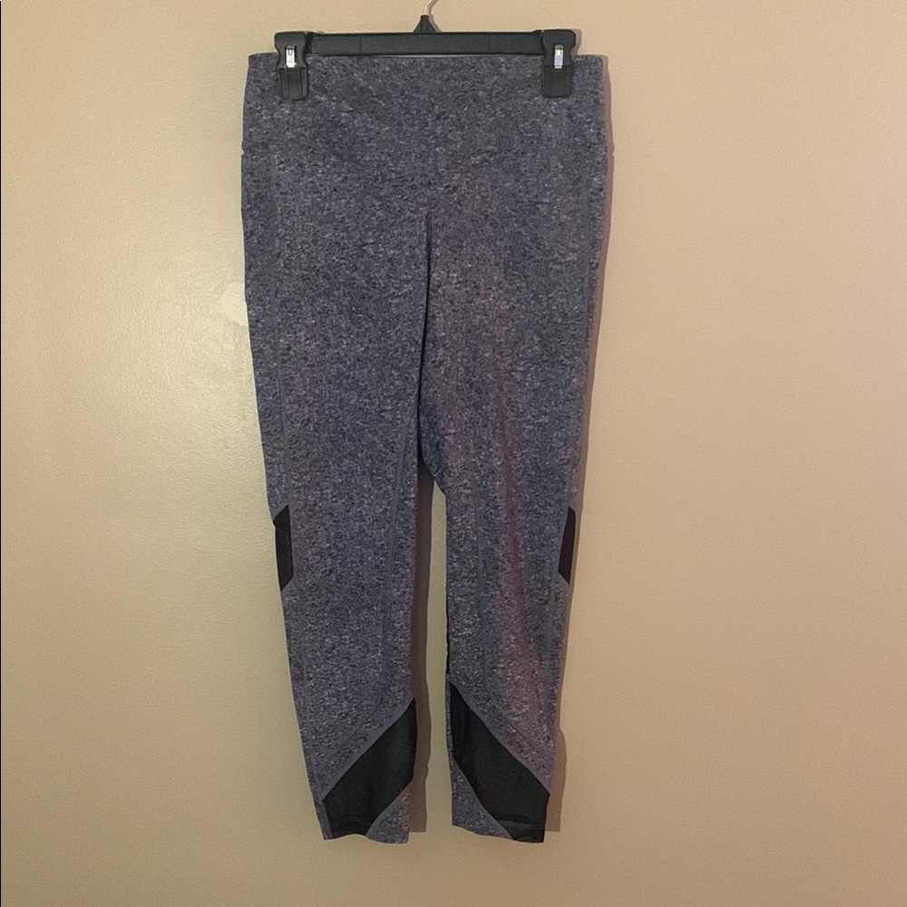 ❤️$20 PINK Victoria's Secret Gray Leggings with Black Accents